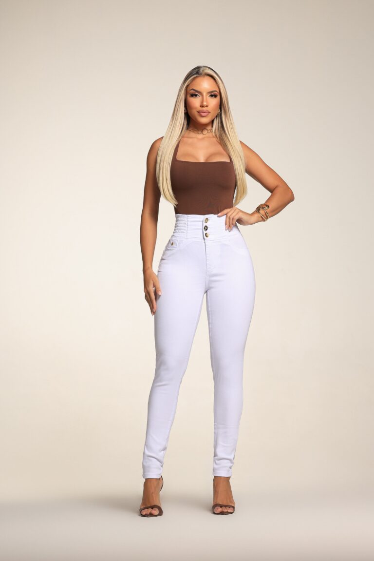 Holiver-Jeans-Look-Final-de-Ano-branco-calça-modeladora
